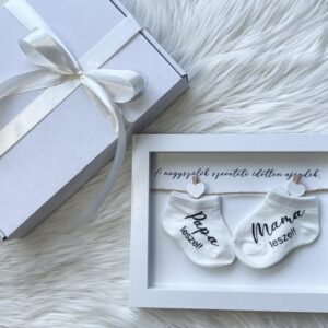 Baba bejelentő zoknik + képkeret